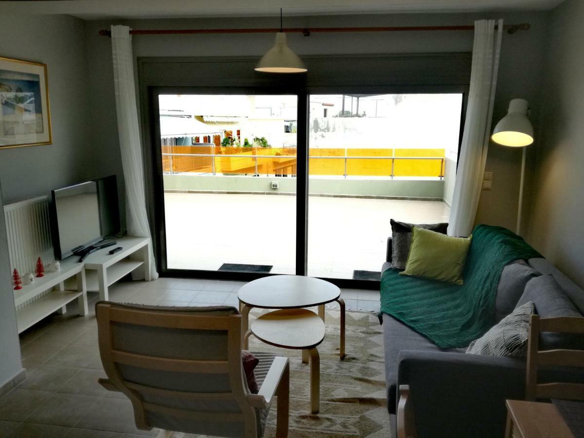 Spacious And Modern Downtown Apartment Heraklion  Bagian luar foto