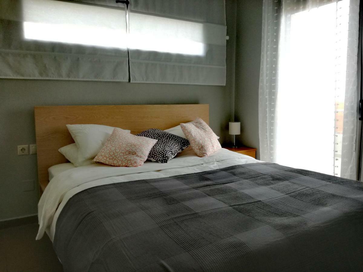 Spacious And Modern Downtown Apartment Heraklion  Bagian luar foto
