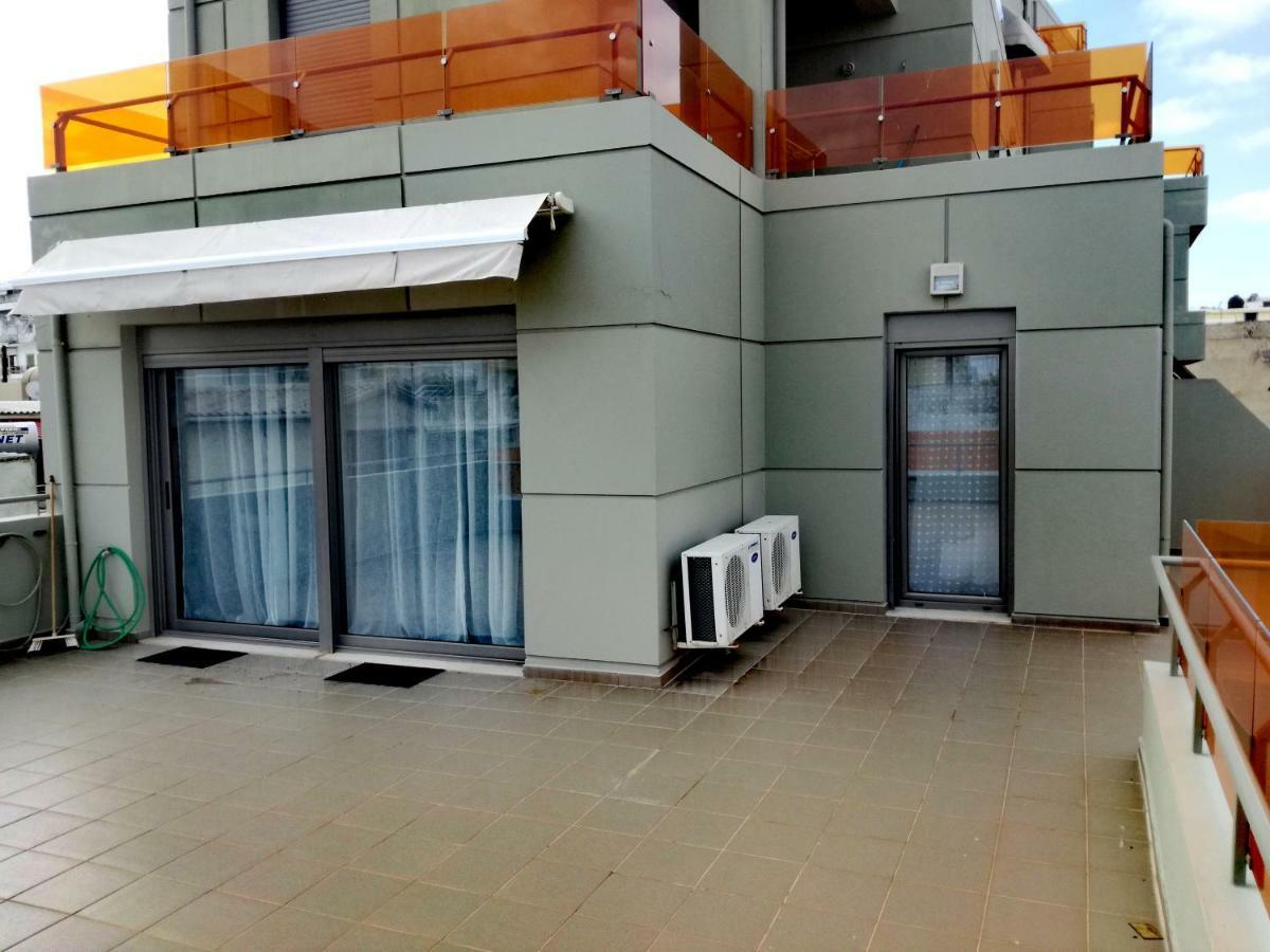 Spacious And Modern Downtown Apartment Heraklion  Bagian luar foto